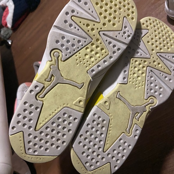 Kids Jordan’s - Picture 4 of 4